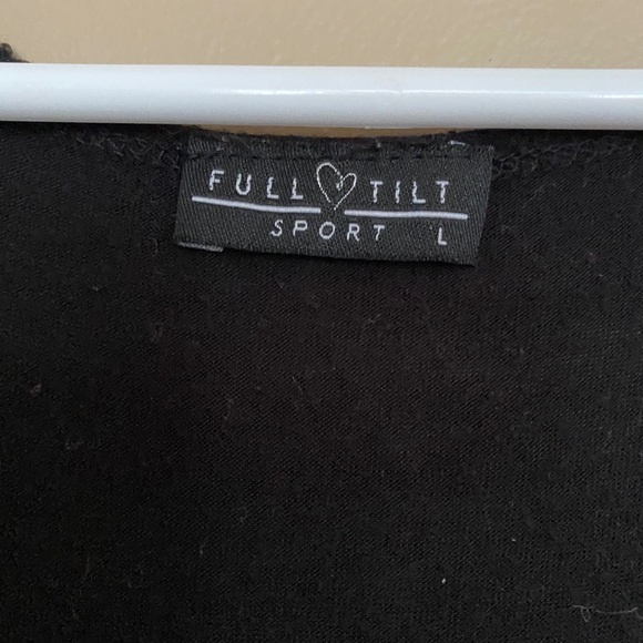 Black tank - Picture 3 of 3